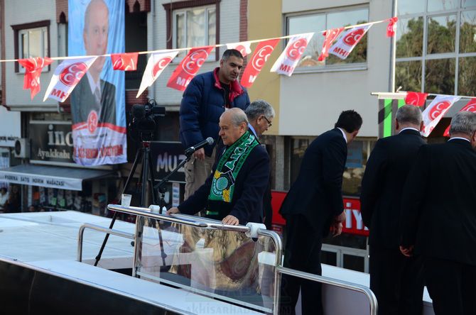 MHP LİDERi DEVLET BAHÇELİ AKHİSARLILAR İLE BULUŞTU